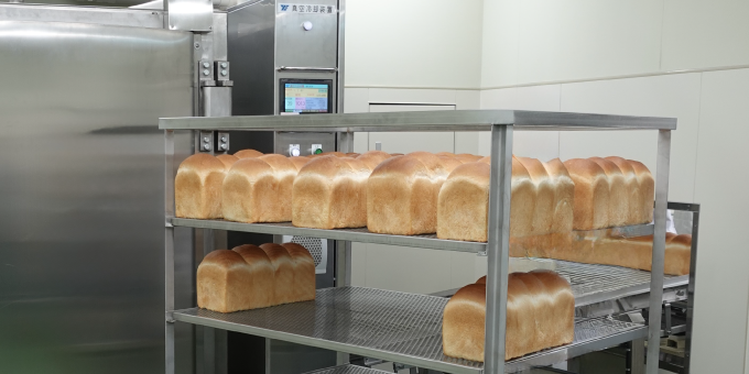 タンク内部の生地攪拌羽根がシンプルな構造で、洗浄しやすく衛生的です